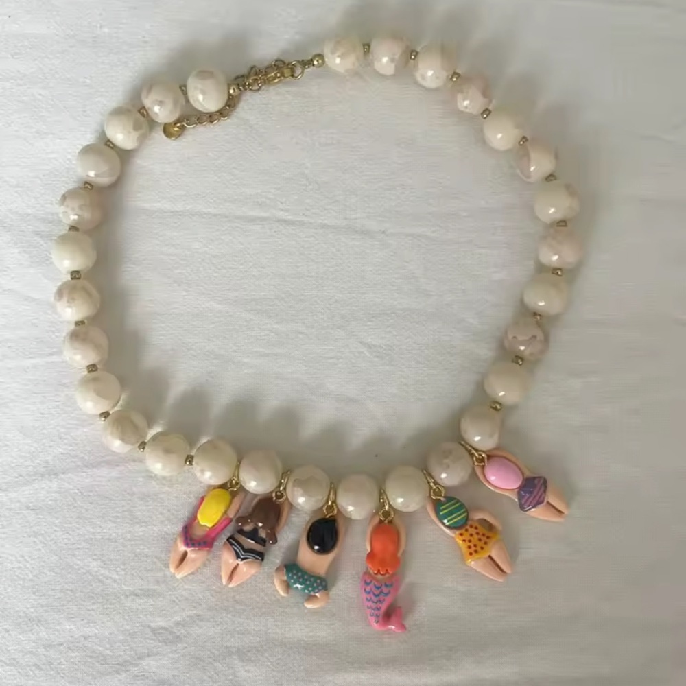 Beach Babes Beaded Charm Necklace - Picture 5 of 16